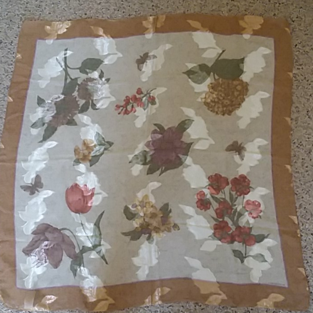 Liz Claiborne Scarf